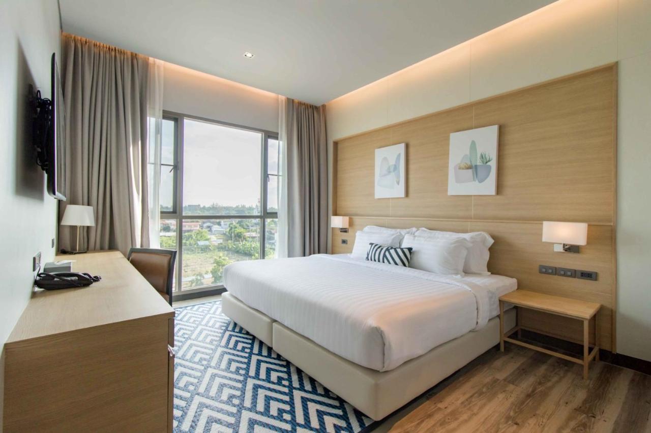 Aisana Hotel Korat Nakhon Ratchasima Extérieur photo