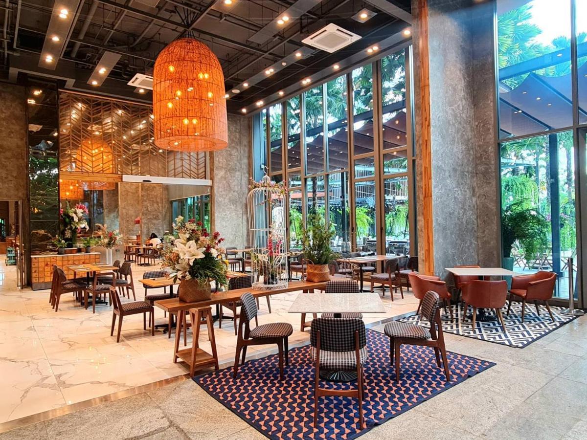 Aisana Hotel Korat Nakhon Ratchasima Extérieur photo