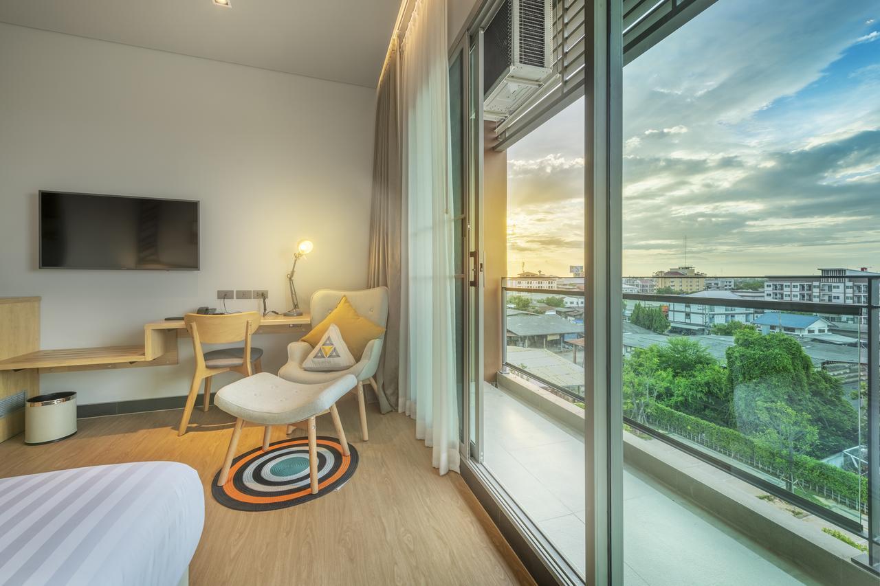 Aisana Hotel Korat Nakhon Ratchasima Extérieur photo